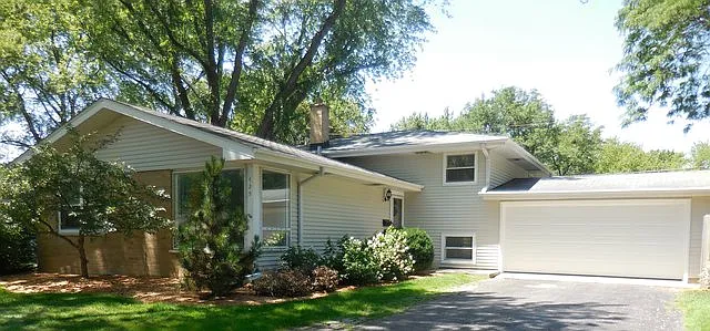 429 Spruce Dr photo 1