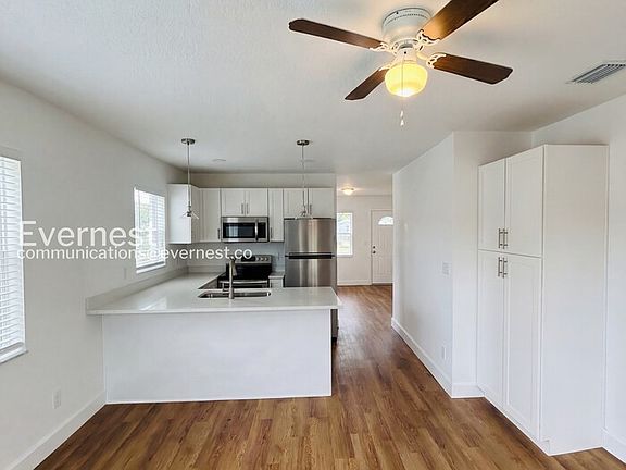 5th image of 2070 Loma Linda Way N