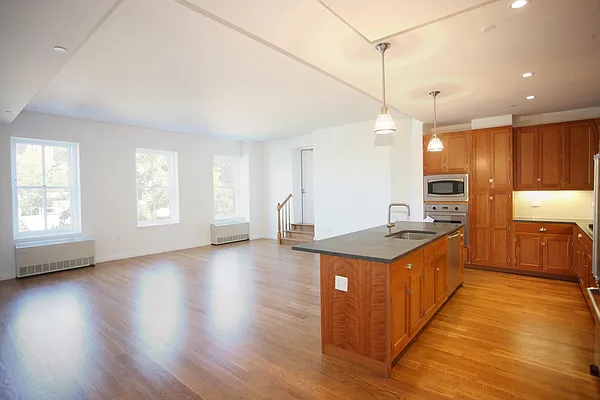 Sold by Manhattan Skyline | media 1