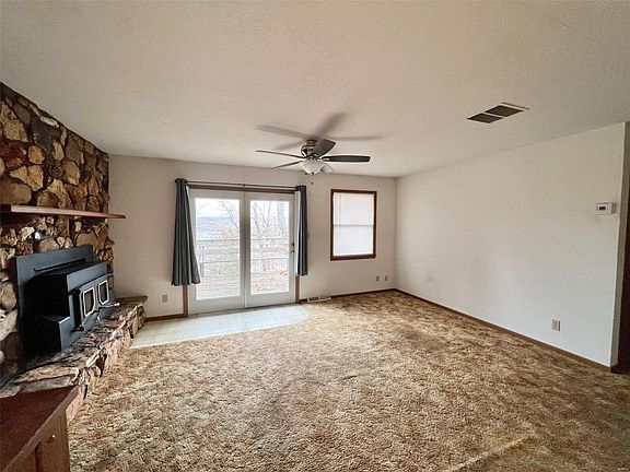 2nd image of 2203 Oak Way Dr