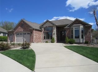 1211 Seasons Dr, Godfrey, IL 62035