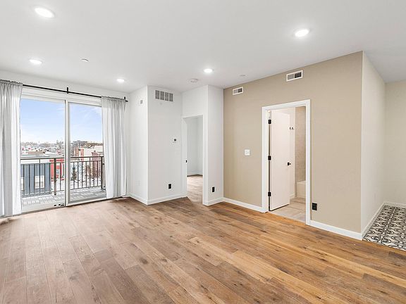 2nd image of 438 Memphis St #11