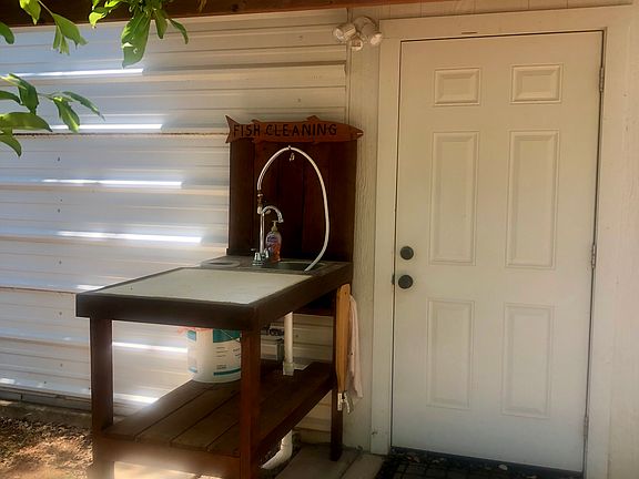 Fish Cleaning Station