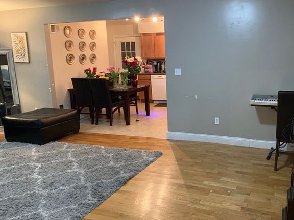4th image of 435 Hillside Ave Floor 1