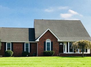 913 Doe Run Ct, Adams, TN 37010