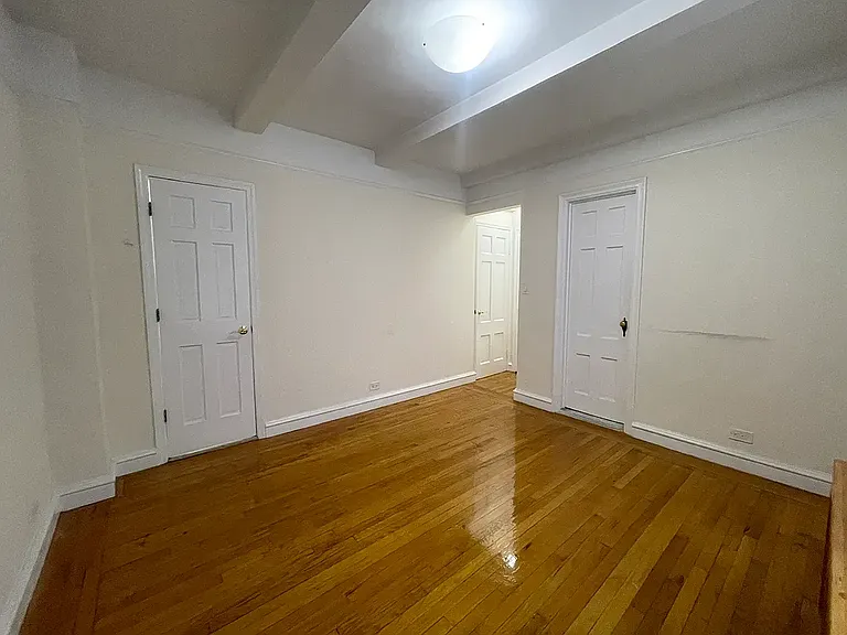 121 E 31st St #1E — Photo 13