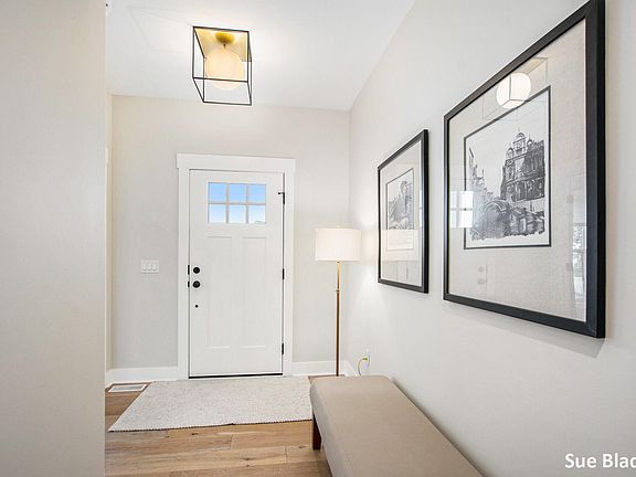 5th image of 731 Stonebriar Cir Unit 15