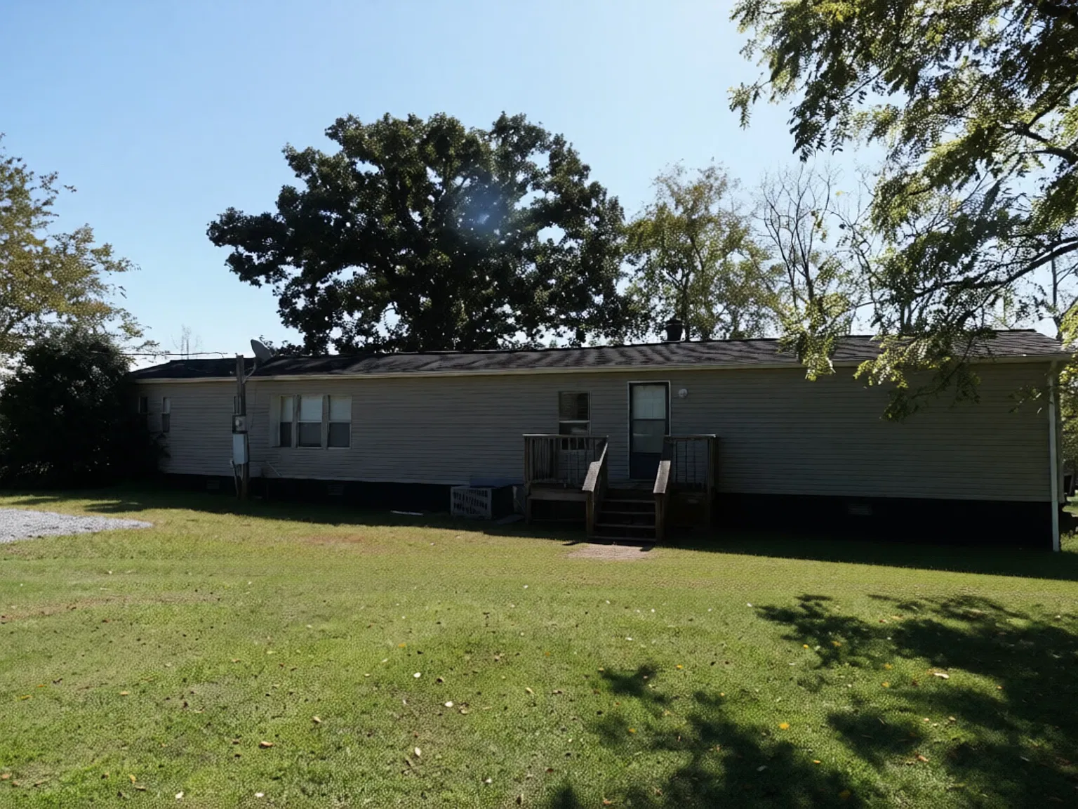 3 bed, $1,300 — Photo 1