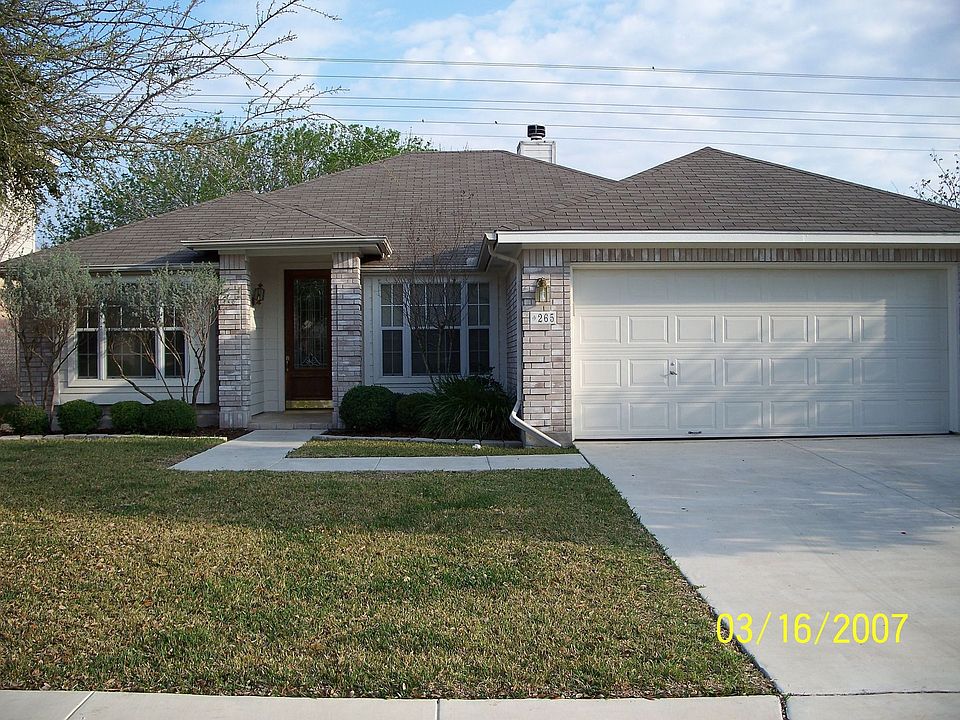 4/2, 3 sides Brick, Minutes from Randolph