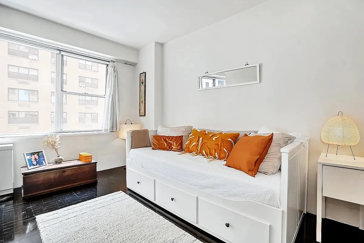 136 East 56th Street — Photo 4