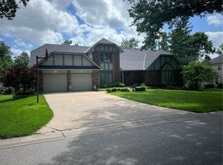 5001 W 112th St, Leawood, KS 66211