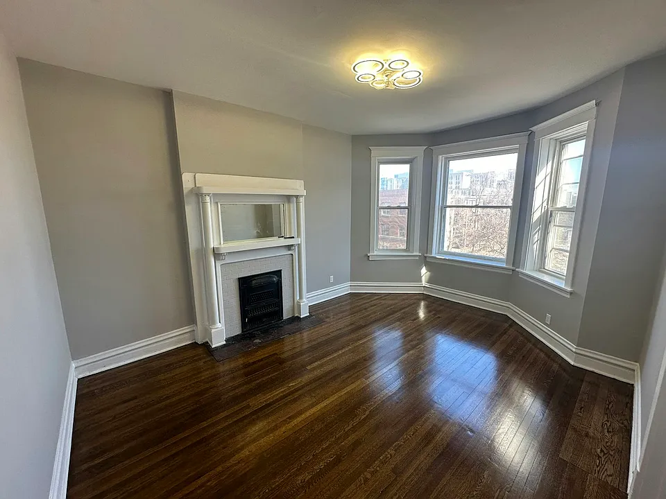 6112 S Ingleside Ave #3N