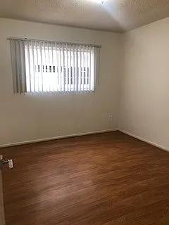 834 Victor Ave — Photo 5