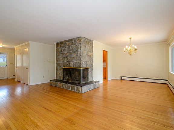 5th image of 44 Panorama Dr