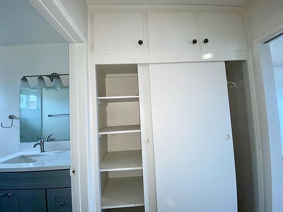 4th image of 1740 College View Dr APT 8