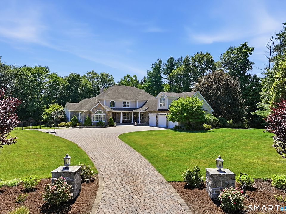 1st image of 4 Cherry Brook Lane