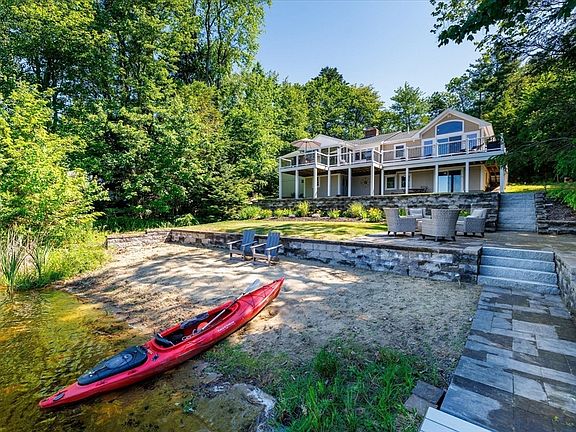 2nd image of 19 Spruce Dr