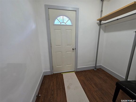 3rd image of 226 9th Avenue NE