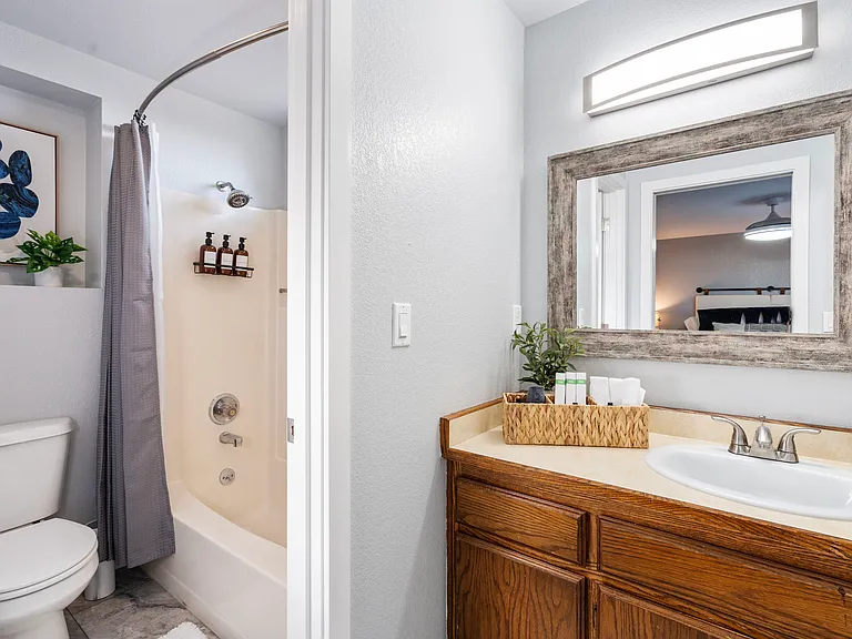 1634 NE Terrace Dr — Photo 11