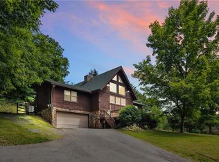 624 Squaw Run Rd, Ellwood City, PA 16117