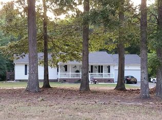 560 Calabash Rd, Clover, SC 29710