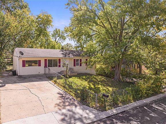 2nd image of 8243 Hunter Dr