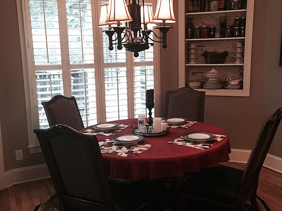 breakfast room