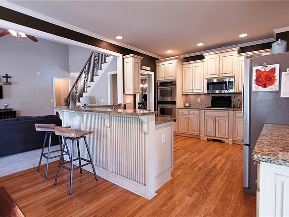 4th image of 352 Baymist Dr