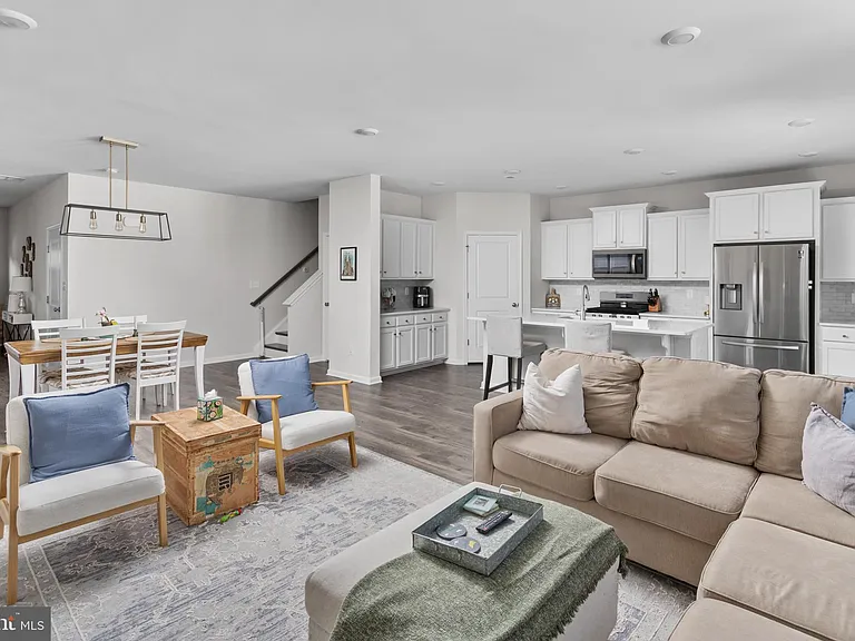 10 Roberta Way — Photo 13