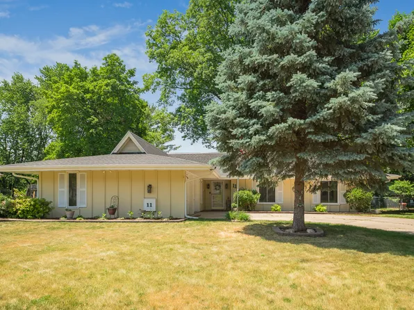 11 Cebold Dr, Montgomery, IL 60538