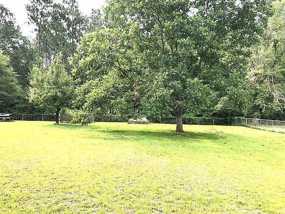 3rd image of 649 Hampton Dr