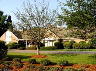 2800 Old Town Club Dr, Winston Salem, NC 27106