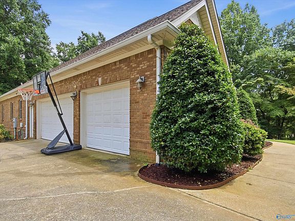 4th image of 217 Raphael Rd