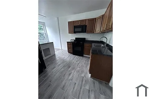 141 Voss Ave Photo 1