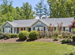 10 Applecross Rd, Weaverville, NC 28787