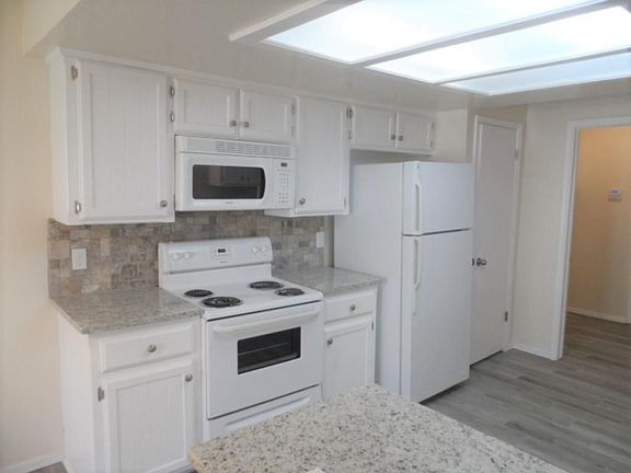 3rd image of 2801 Belknap Ave