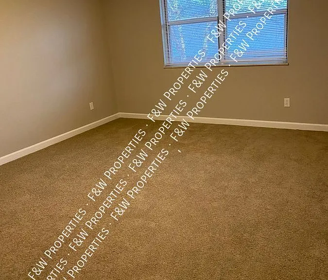 1581 Roxbury Rd — Photo 8