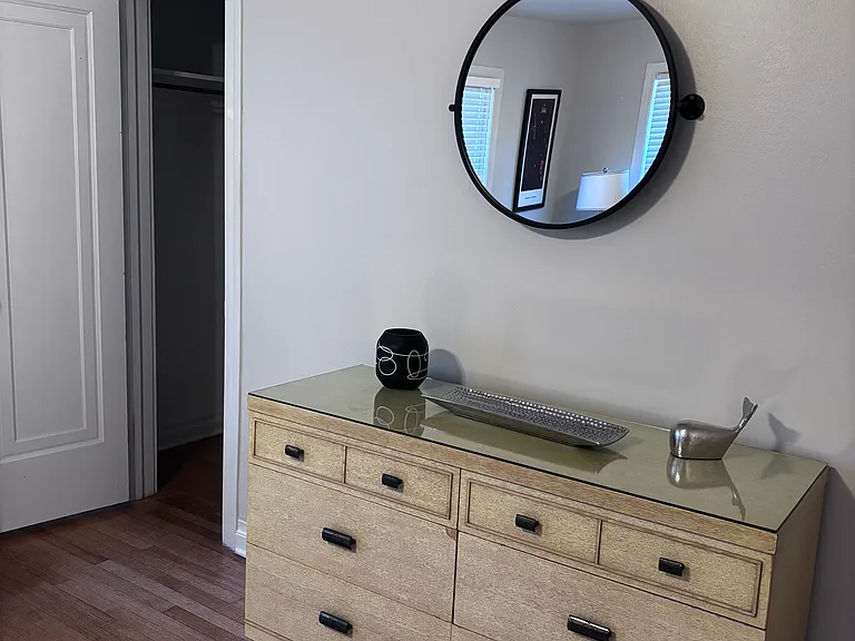 908 NW 42nd St #1 — Photo 7