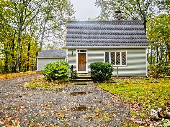 2nd image of 388 South Ln
