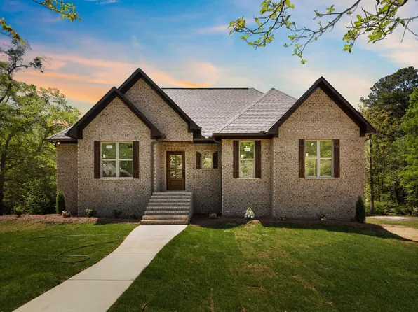 927 25th St N, Pell City, AL 35125