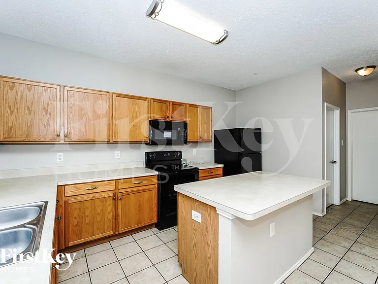 7401 Snow Ridge Dr — Photo 6