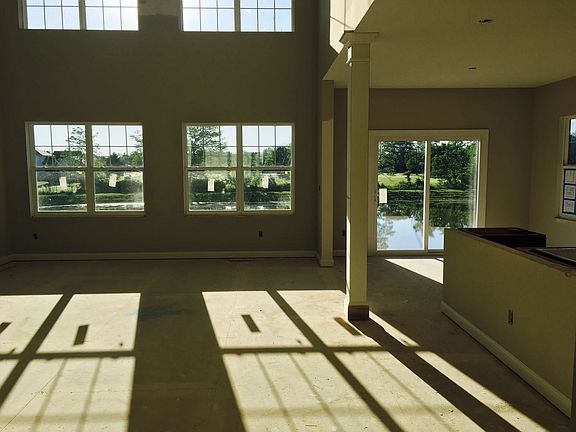 4th image of 10402 Hazelnut Dr