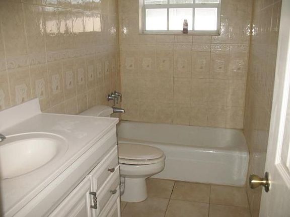 3rd image of 4760 NW 41st Pl