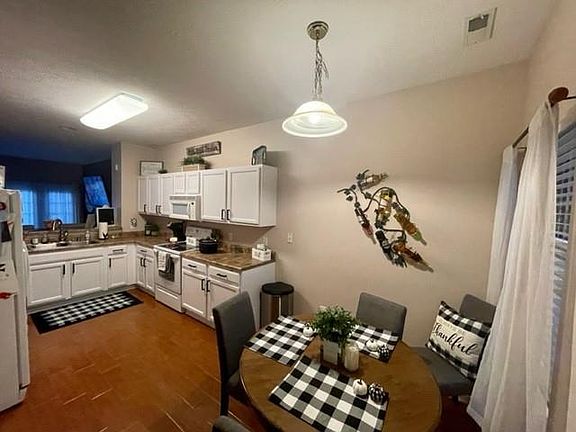 3rd image of 4229 Washington Blvd