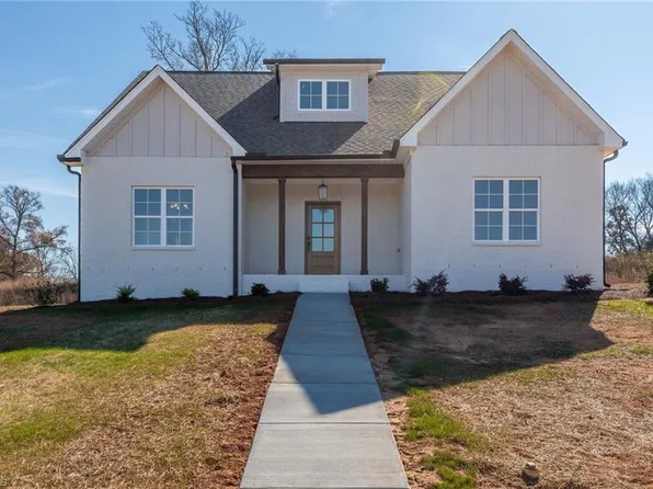 148 Reserve Dr, Mocksville, NC 27028