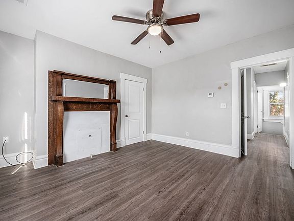 5th image of 126-126 E 6th Ave #126-1/2-6