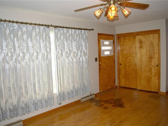 3rd image of 2609 18th Ave