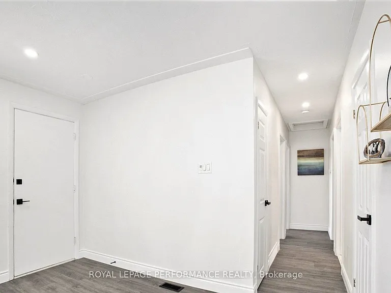 33 Majestic Dr — Photo 12