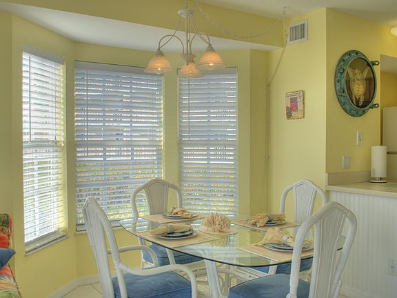 Dining area with bay window