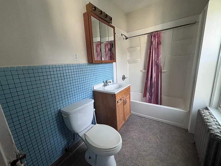 376 McGrath Hwy — Photo 23